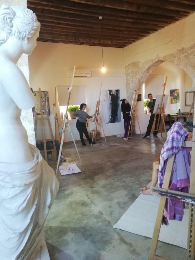 Cornaro Fine Arts Center Apartment Лимасол Екстериор снимка
